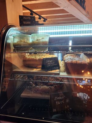 vegane Mehlspeisen at Onyx Boulderspot Café in Leipzig