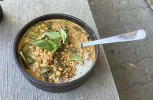 Vegan butter beans with rice and spinach  at Onyx Boulderspot Café in Leipzig