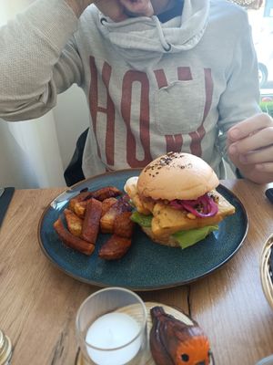 Hamburger vegatale at Le Rouge-gorge Restaurant in Menton