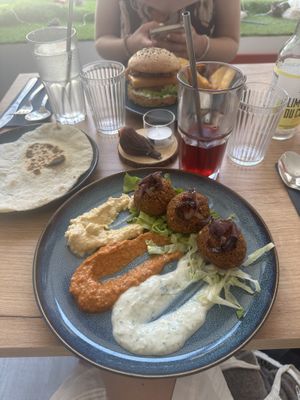 Falafel with bread   at Le Rouge-gorge Restaurant in Menton