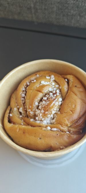 Cinnamon bun at Nomi the Karakal in Malmo