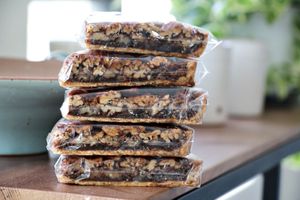 Walnut pie at Janggogae 1987 in Busan