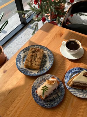 I found some really delicious bread for vegans. If you travel to Busan, be sure to visit this place. You won't regret it. You can enjoy good bread that is both delicious and health at Janggogae 1987 in Busan