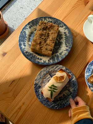I found some really delicious bread for vegans. If you travel to Busan, be sure to visit this place. You won't regret it. You can enjoy good bread that is both delicious and health at Janggogae 1987 in Busan