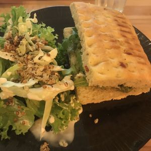 Foccacini, pesto d’épinards-mozza   at Nöje   in Brussels