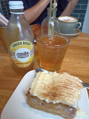 Carrot cake and kombucha at Nöje   in Brussels
