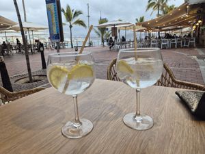 Cheers at La Maravilla de las Canteras in Gran Canaria