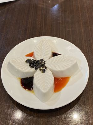 Cold tofu   at Fo Guang Shan Kek Lok Temple Dishuifang - 佛光山極樂寺滴水坊 in Keelung