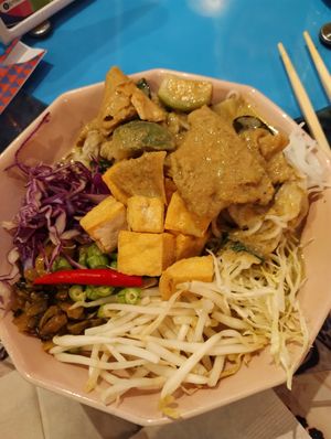 Thai green curry with extra tofu at V Street - Emsphere in Bangkok