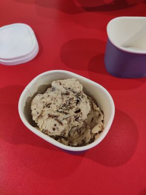 Peanut butter icecream at V Street - Emsphere in Bangkok