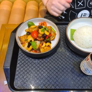  at V Street - Emsphere in Bangkok