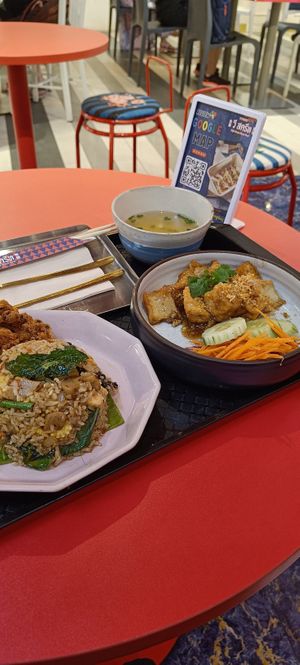  at V Street - Emsphere in Bangkok