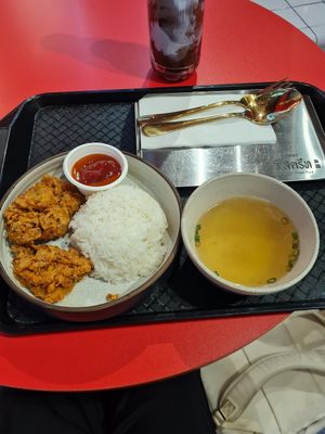 Omni omelette at V Street - Emsphere in Bangkok