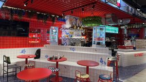 Seating  at V Street - Emsphere in Bangkok