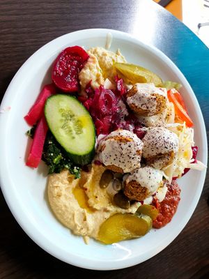 Falafel Teller at Sababa in Munich