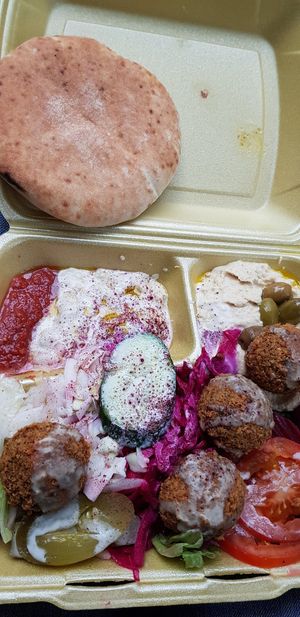 Falafel plate to take away at Sababa in Munich