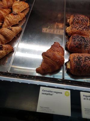 Cornetto vuoto vegano...l'ultimo rimasto! at Martinucci Laboratory in Milan