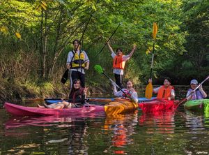 宿泊のオプションとしてカヤック・SUP体験、里山サイクリングができ、カヤック、自転車歴30年のオーナーが教えます。 at Lien Tono - 遠野一棟貸切の宿 in Tono