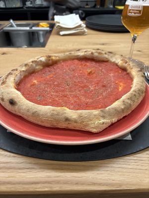 marinara pizza  at Zur Traube in Vipiteno
