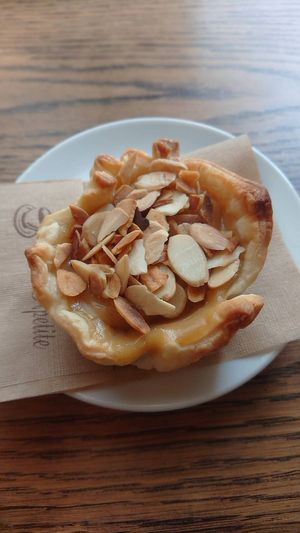 Vegan pastel de nata at Rir Sol Bio in Alcobaca