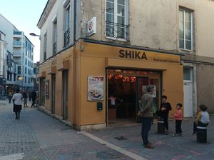 Devanture at Shika in Le Mans