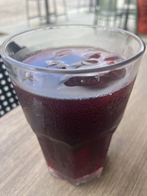 Chá gelado de hibisco com canela torrada  at Kantina Prestes in Natal