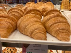 Vegan croissants at IJySheng Minquan 一之軒 民權店 in Taipei
