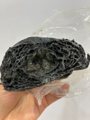 Inside of a Black Diamond Charm (黑鑽魅力) filled croissant: cream made with black sesame, black soybean, and black rice at IJySheng Minquan 一之軒 民權店 in Taipei