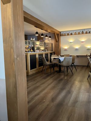 Innenansicht mit Theke  at Kalter Muff in Thermalbad Wiesenbad