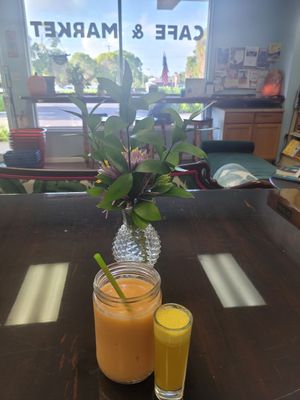 Tango Mango Smoothie and ginger tumeric shot at Food For Thought Market in Marathon