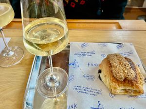 Koffiekoek met hazelnootvulling at Bakkerij FUNK in Antwerpen