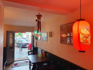 Gleich auf der Bölschestraße gelegen, neben dem Marktplatz at Vegan Dimo in Berlin