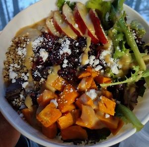 Autumn Harvest Power Bowl

Seasoned Quinoa, Spring Mix, Roasted Sweet Potatoes, Apple Slices, Vegan Feta Crumbles, Craisins, and homemade Maple-Tahini dressing.

*Seasonal item at The Winnesota Wonder in Oak Park Heights