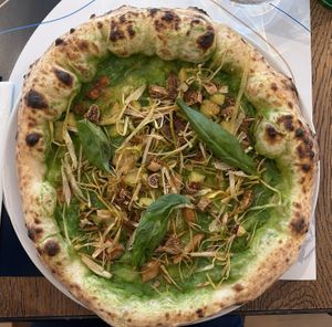 vegan pizza   at 081 in Melegnano