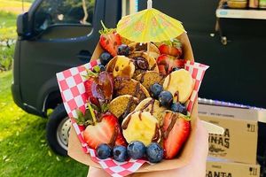Vegan Streetfood Truck – Mini flapjacks, fruit and maple/chocolate syrup. at Vegan Streetfood ZA - Food Truck in Cape Town