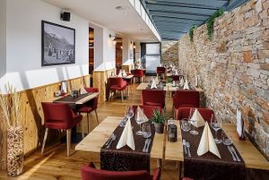 Wintergarten at 51° in Leukerbad