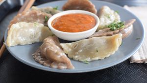 steamed momos at Momos - Organic Veggie Dumplings in Berlin
