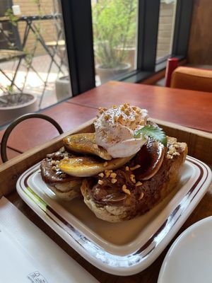 Chocolate Hazelnut spread on their signature toast with Caramelized Bananas. 😋 😋😋  at Ashville Bakery Cafe - 애쉬빌 베이커리 카페 in Seoul
