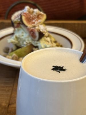 Cardamom Earl grey Latte (Soy milk)  at Ashville Bakery Cafe - 애쉬빌 베이커리 카페 in Seoul