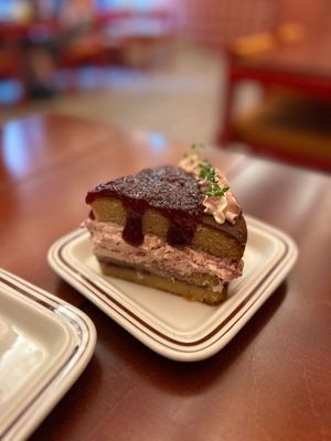 victoria cake at Ashville Bakery Cafe - 애쉬빌 베이커리 카페 in Seoul