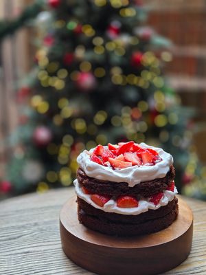 Winter Season 
whole cake
Strawberry feat.
Chocolate at Ashville Bakery Cafe - 애쉬빌 베이커리 카페 in Seoul