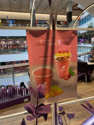 Smoothie galore!   at Oakberry Acai in Bangkok