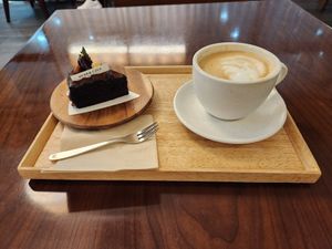  at Cafe Uroka - 카페유로카 in Seoul