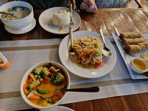 Panang Curry, Rotes Thai Curry und Papaya Salat at Plearn Koh Chang in Koh Chang