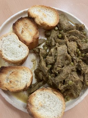 Tiras de proteína de guisante guisadas #Veganuary at La Galla Tasca Vegana in Barcelona