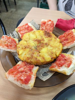 Vegan Spanish omelette with chorizo at La Galla Tasca Vegana in Barcelona