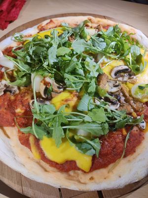 Pizza at La Galla Tasca Vegana in Barcelona