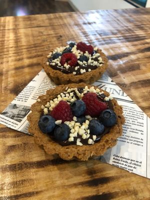 Croccantino chocolate y fruta  at NaturalMente - Italian Coffee Shop in Toledo