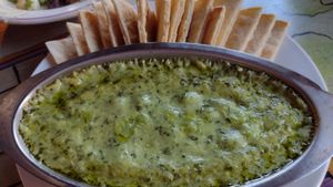 Spinach artichoke dip at Kitchen 17 in Chicago
