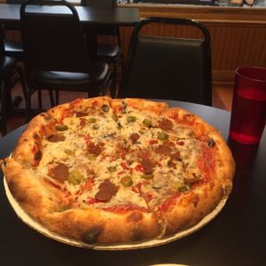 vegan Supreme pizza at Kitchen 17 in Chicago